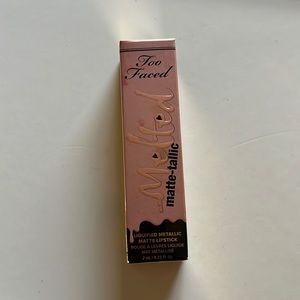 Too faced melted matte-tallic lipstick